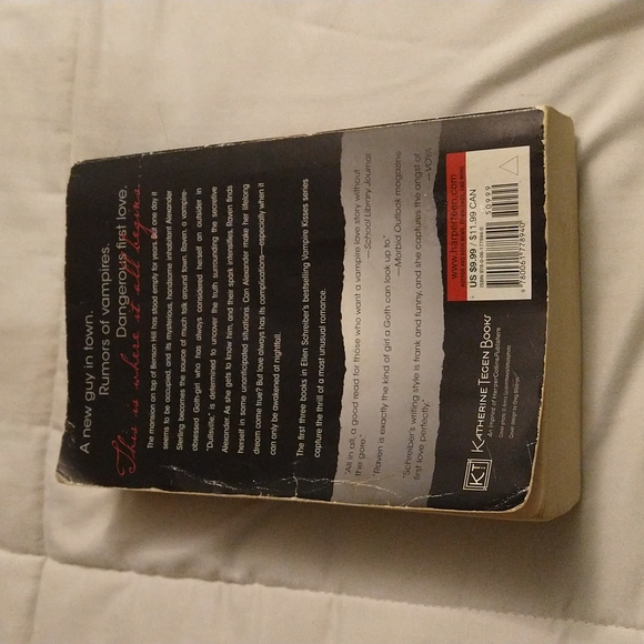 Vampire kisses the beginning by Ellen Schreiber - Picture 4 of 17